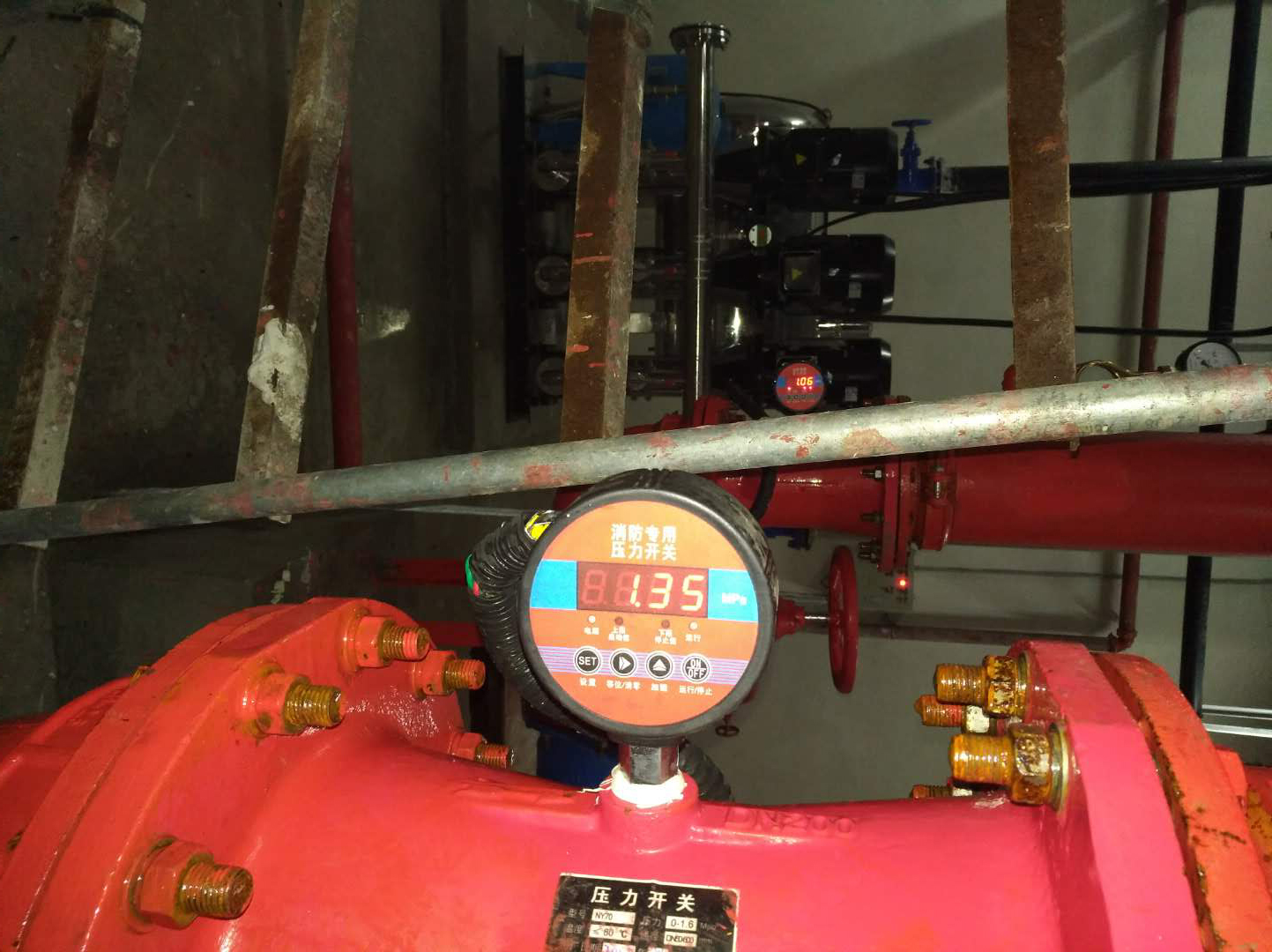 法蘭安裝低壓壓力開(kāi)關(guān)示意圖